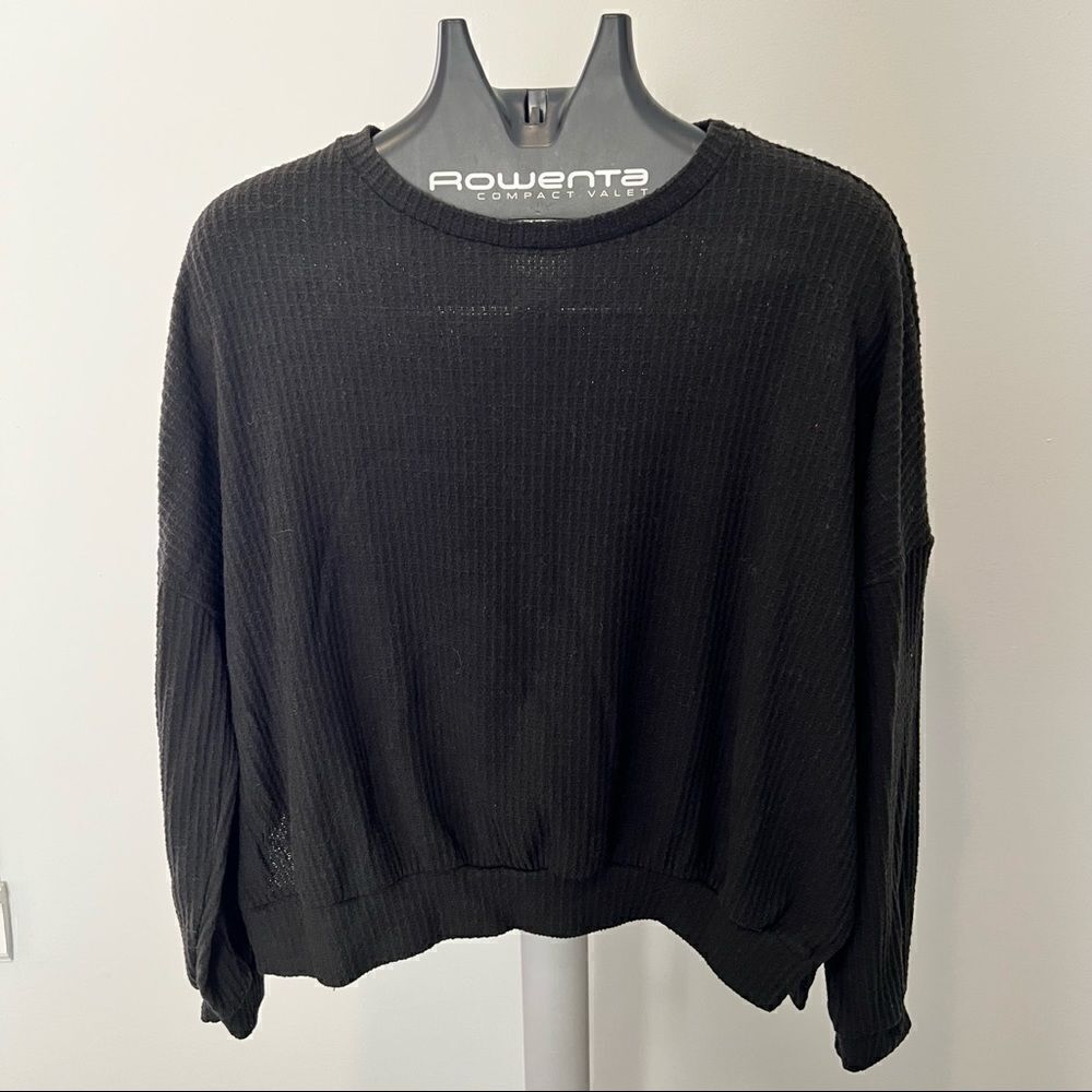 Talulah Women's Black Crewneck Sweater Size Small side slits  long sleeve